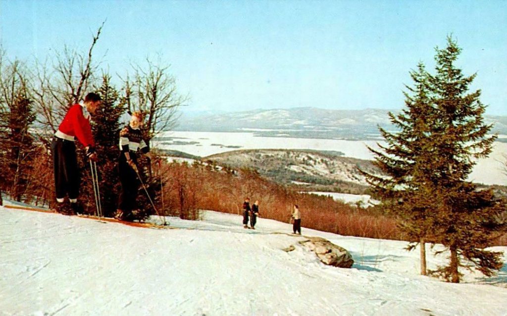 Pemandangan Danau Winnipesaukee dari Gunstock